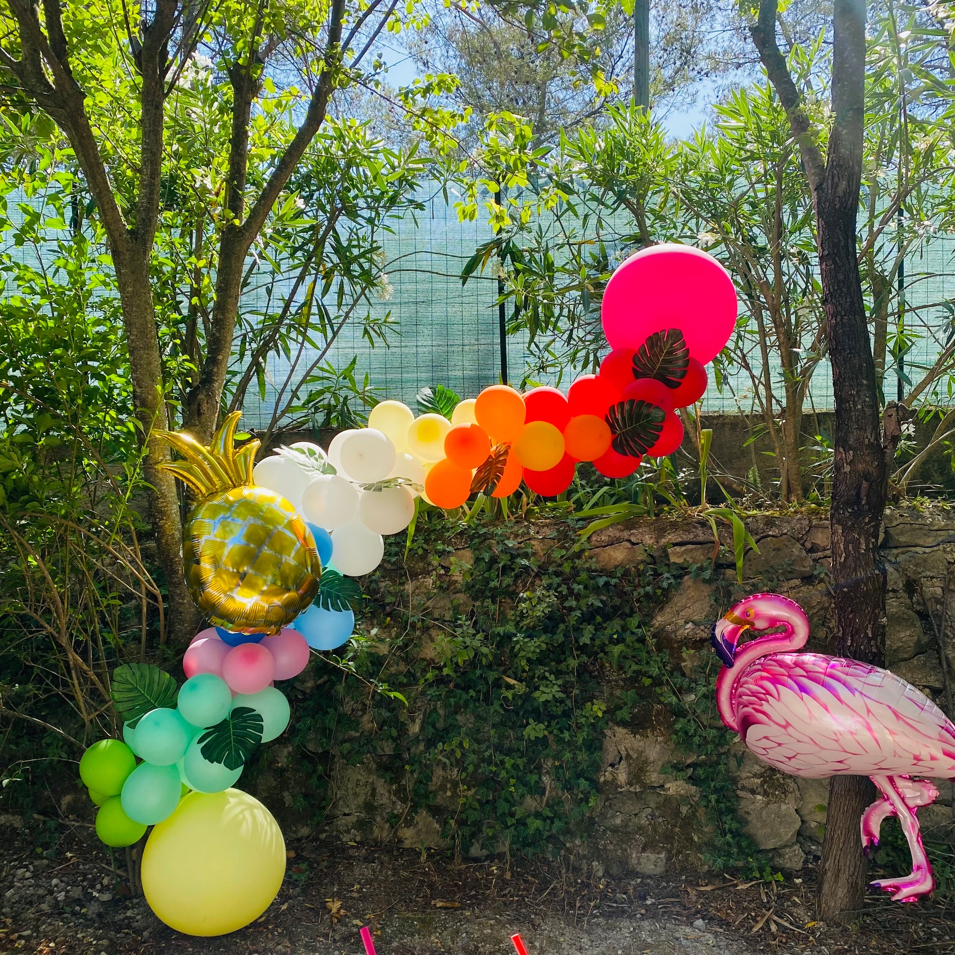 Box déco photocall thème tropical pour anniversaire, pool party, evjf, jour de l'an